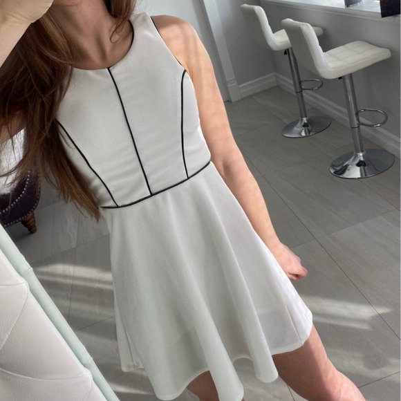 Monteau Dress - Picture 6 of 9